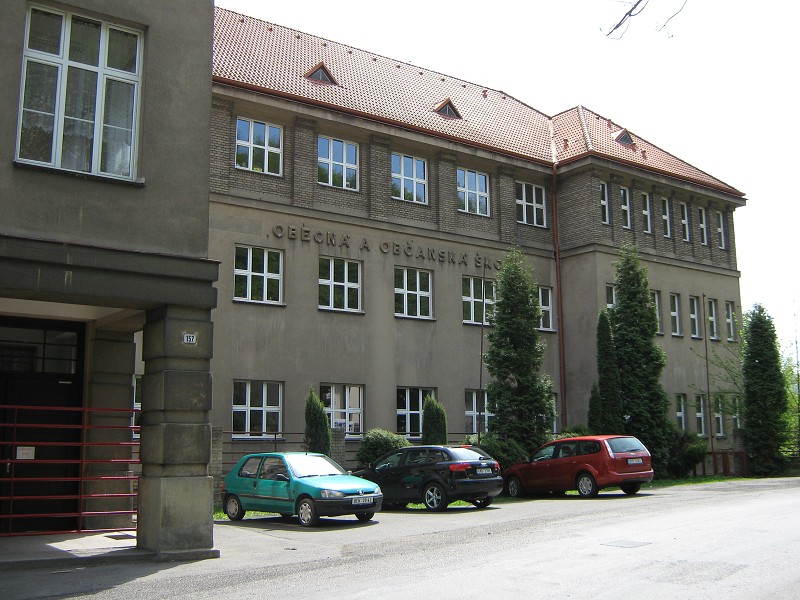 Roztoky - obecná škola