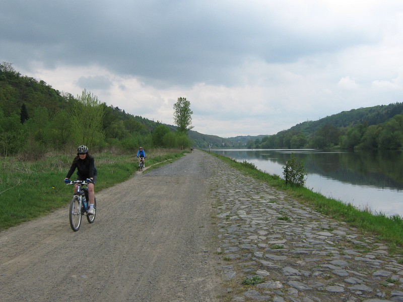 Popri Vltave smerom na Kralupy