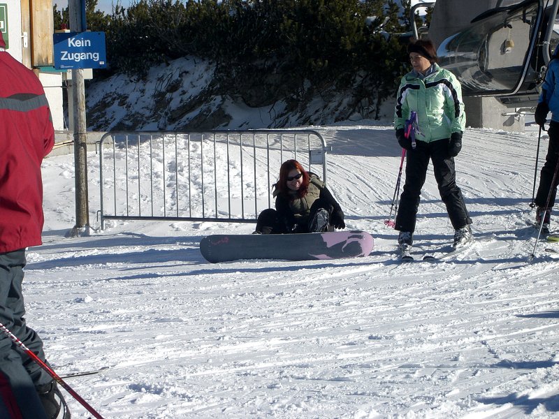 Lenka v�dy pri vystupovan� spadla 