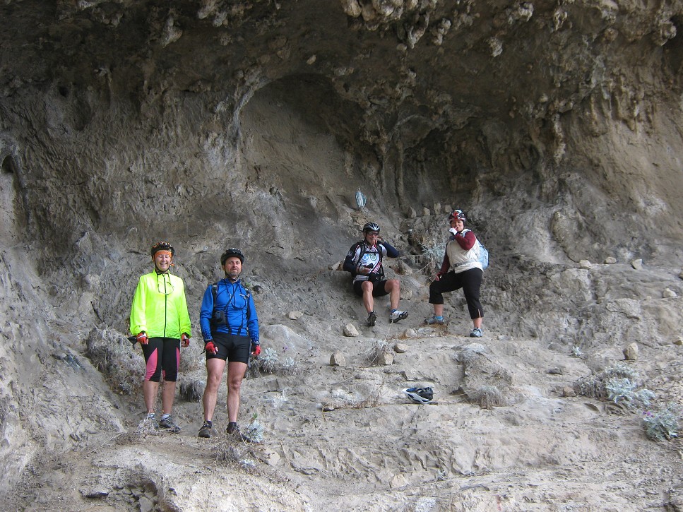 Schovali sme sa pred dažďom