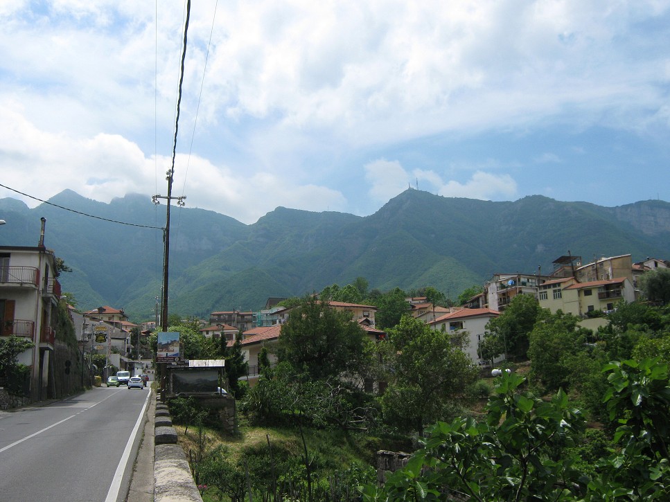 Môj individuálny výlet. Na druhú stranu toho pohoria sa chcem dostať.