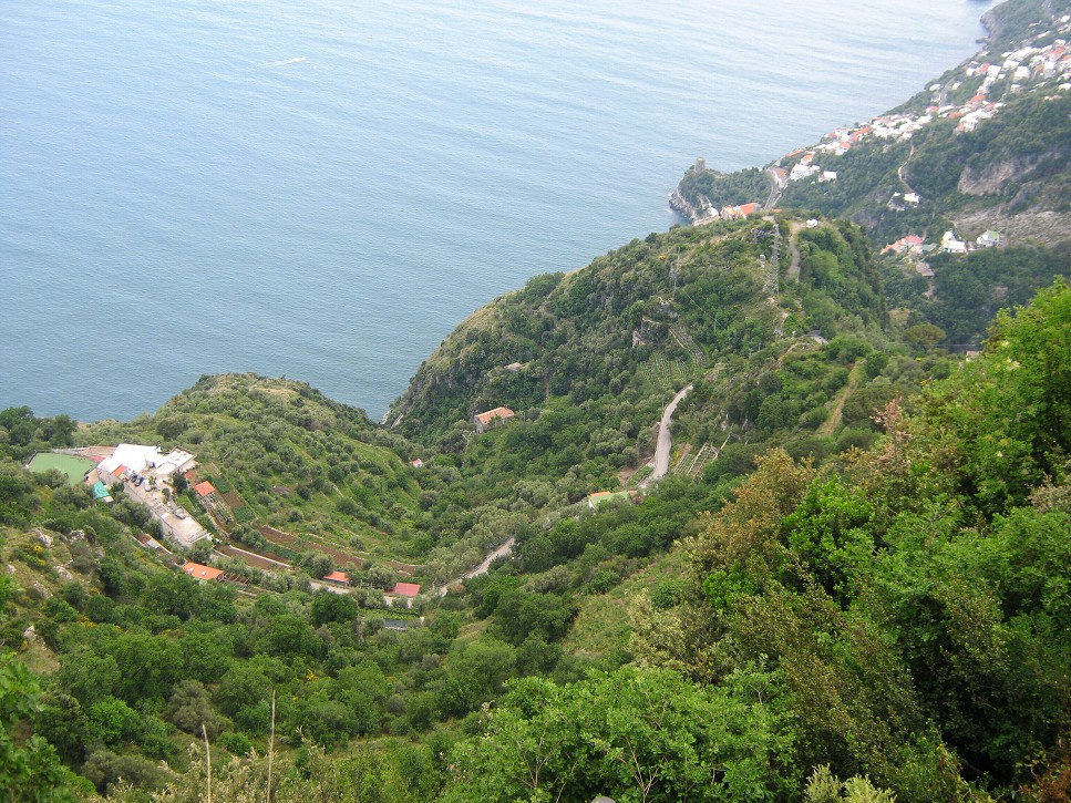 Južná strana je výrazne strmšia